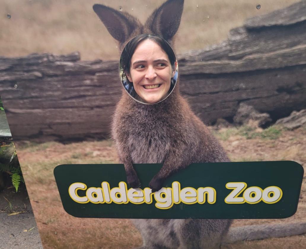 staff-member-at-calderglen-zoo